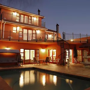https://the-renaissance-lodge.hotels-capetown.com